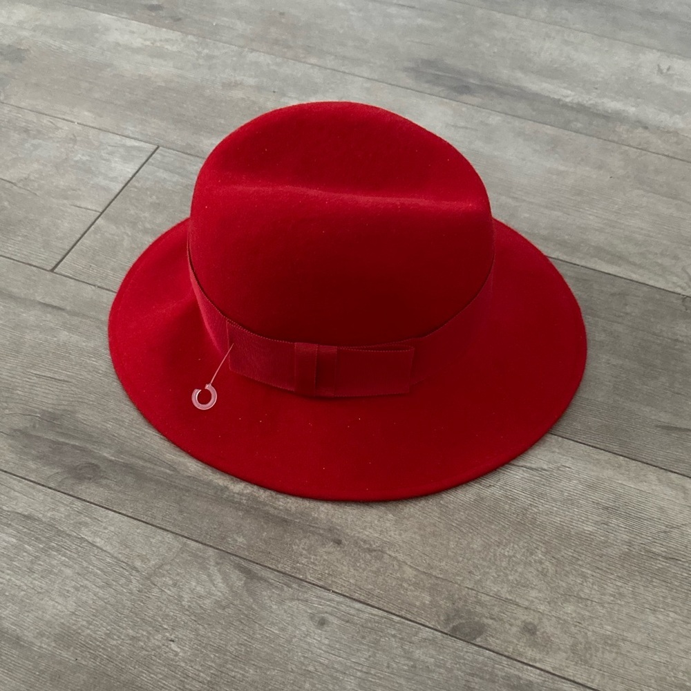 Vintage WPL Women’s Red Wool Hat Made in USA
Absolutely beautiful